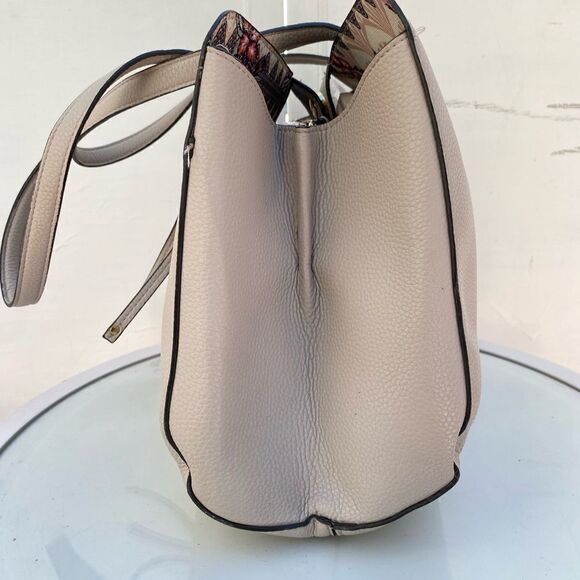 **** Nanette Lepore Size Medium Beige Handbag (DD006) - Picture 7 of 15